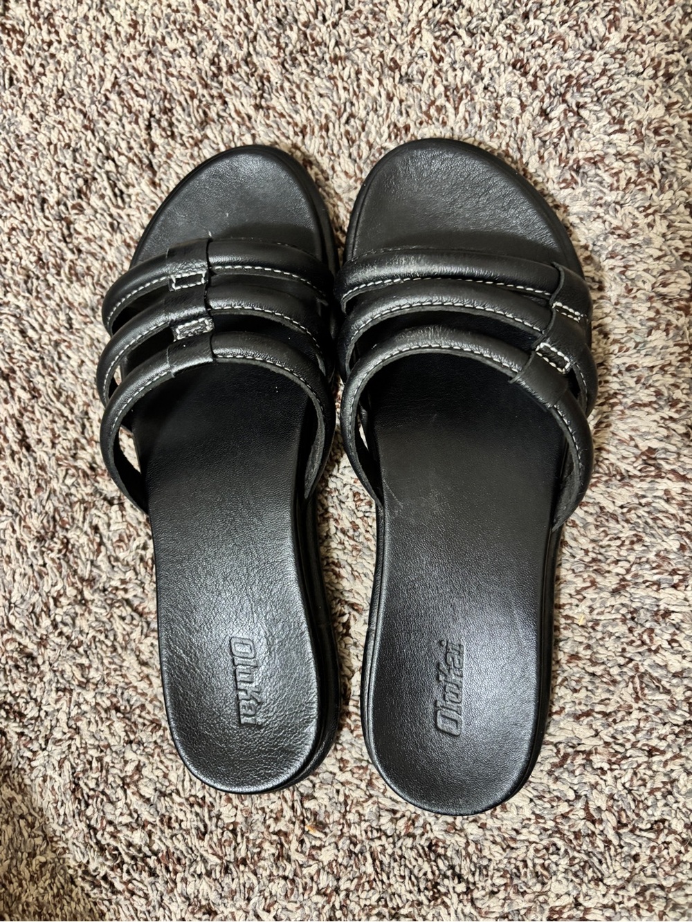 OluKai sandals